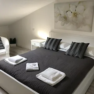  Apartment Les Di Italy